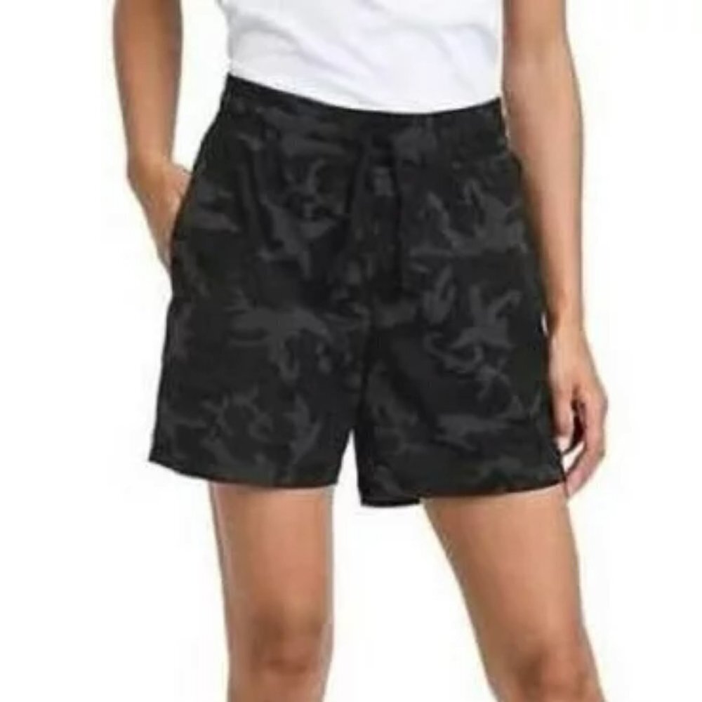 Tuff Athletics Women's Black Camo Quick Dry Active Shorts, size S NWT - Picture 1 of 7